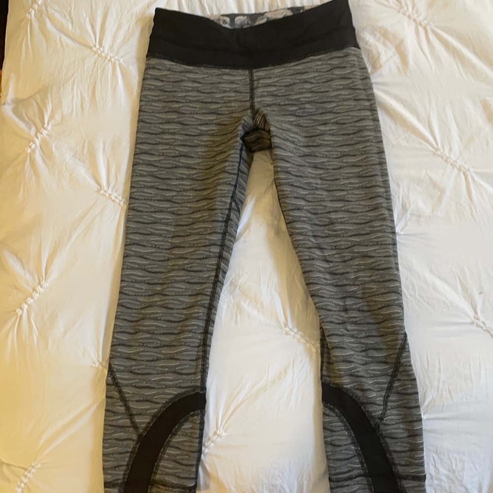 Size 4 Lululemon cropped pant